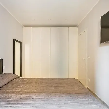 Design In The Heart Of Bolognas History Apartment *