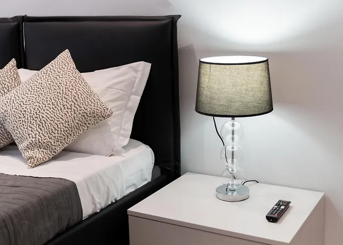 Design Con Affaccio Su Palazzograssi In Centro Storico *