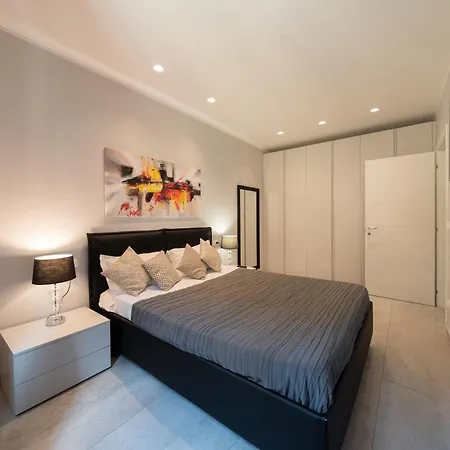 Apartamento Design Con Affaccio Su Palazzograssi In Centro Storico