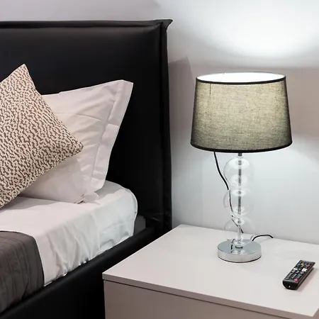 Design Con Affaccio Su Palazzograssi In Centro Storico *