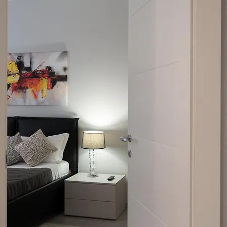 Design Con Affaccio Su Palazzograssi In Centro Storico