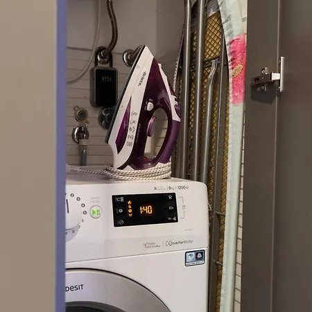 Design Con Affaccio Su Palazzograssi In Centro Storico Bolonia