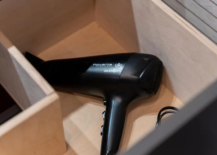 Design Con Affaccio Su Palazzograssi In Centro Storico Bologna