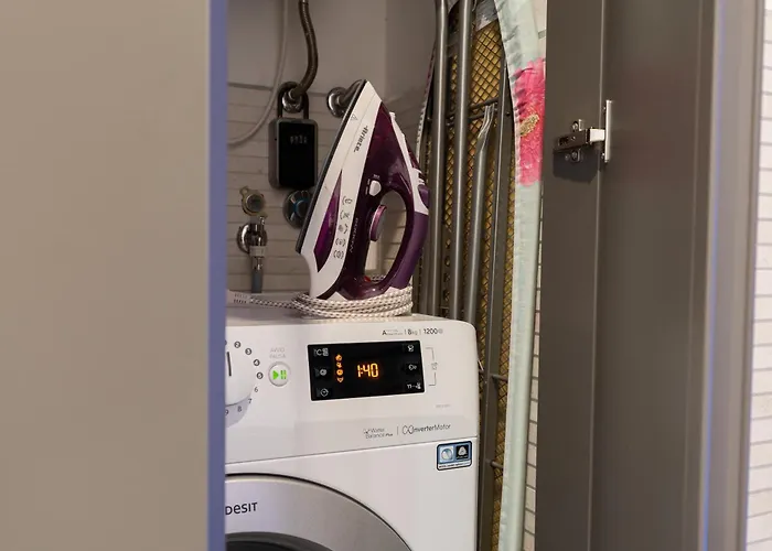 Design Con Affaccio Su Palazzograssi In Centro Storico Bologna