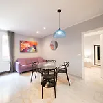Design Con Affaccio Su Palazzograssi In Centro Storico Apartmán *